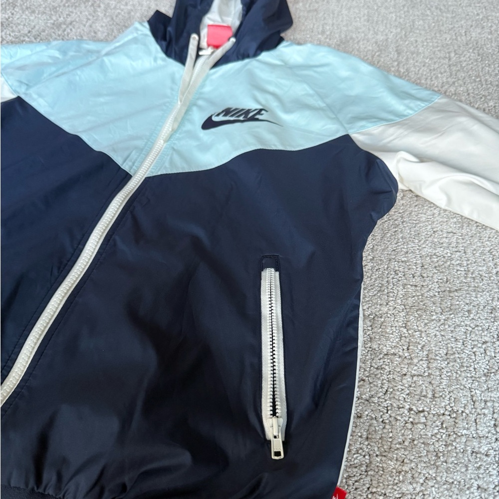 Nike Colorblock Windbreaker Jacket in Navy, Light Blue & White